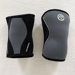 Black & Gray Knee Sleeves - Pair